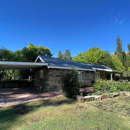 Periwinkle, Grove ,Acorn & Sage Cottages Clarens Kültér fotó