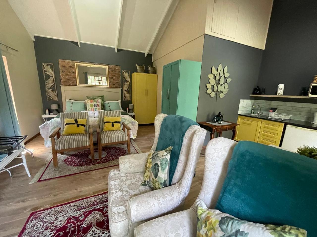 Periwinkle, Grove ,Acorn & Sage Cottages Clarens Kültér fotó
