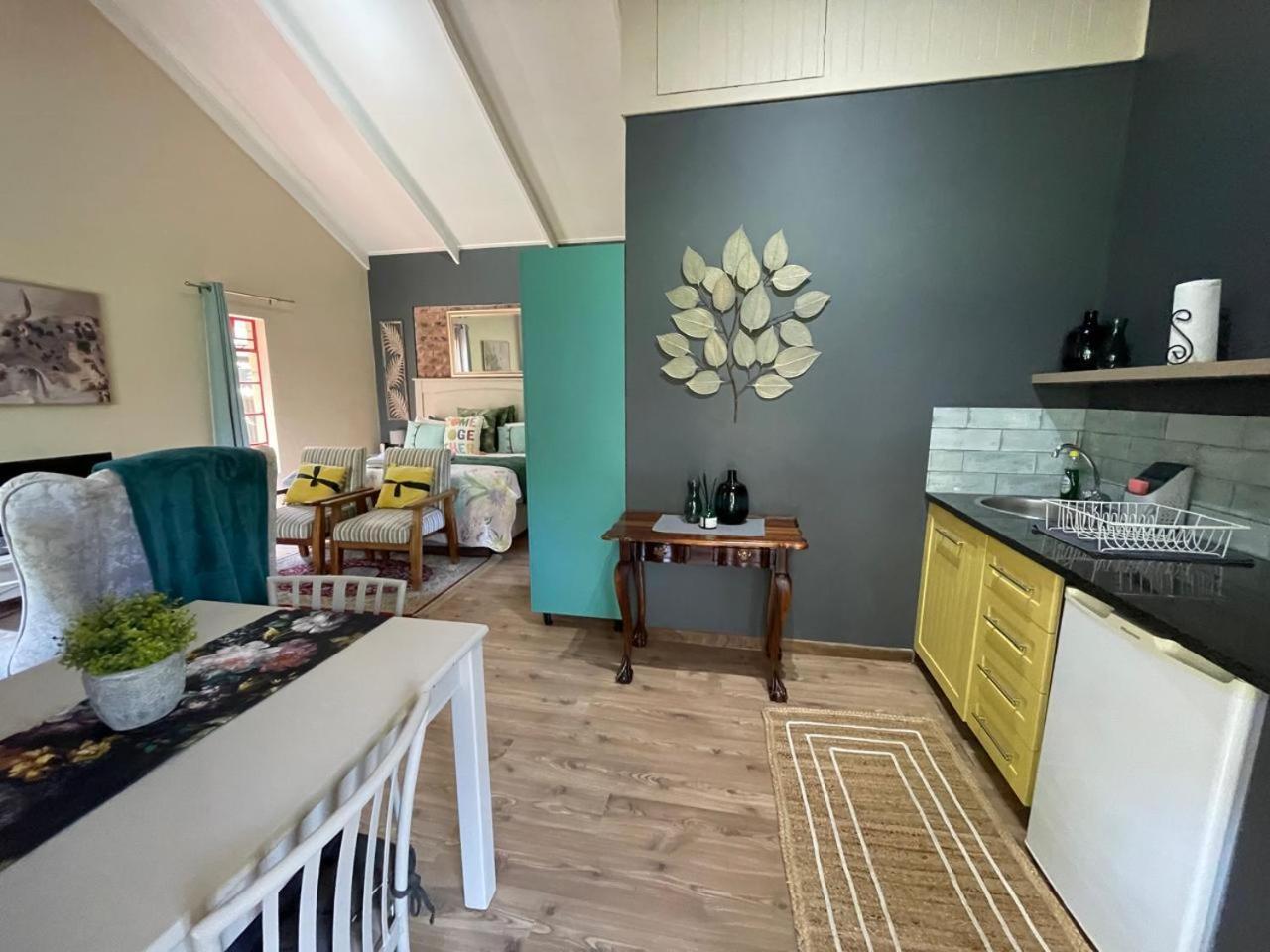Periwinkle, Grove ,Acorn & Sage Cottages Clarens Kültér fotó