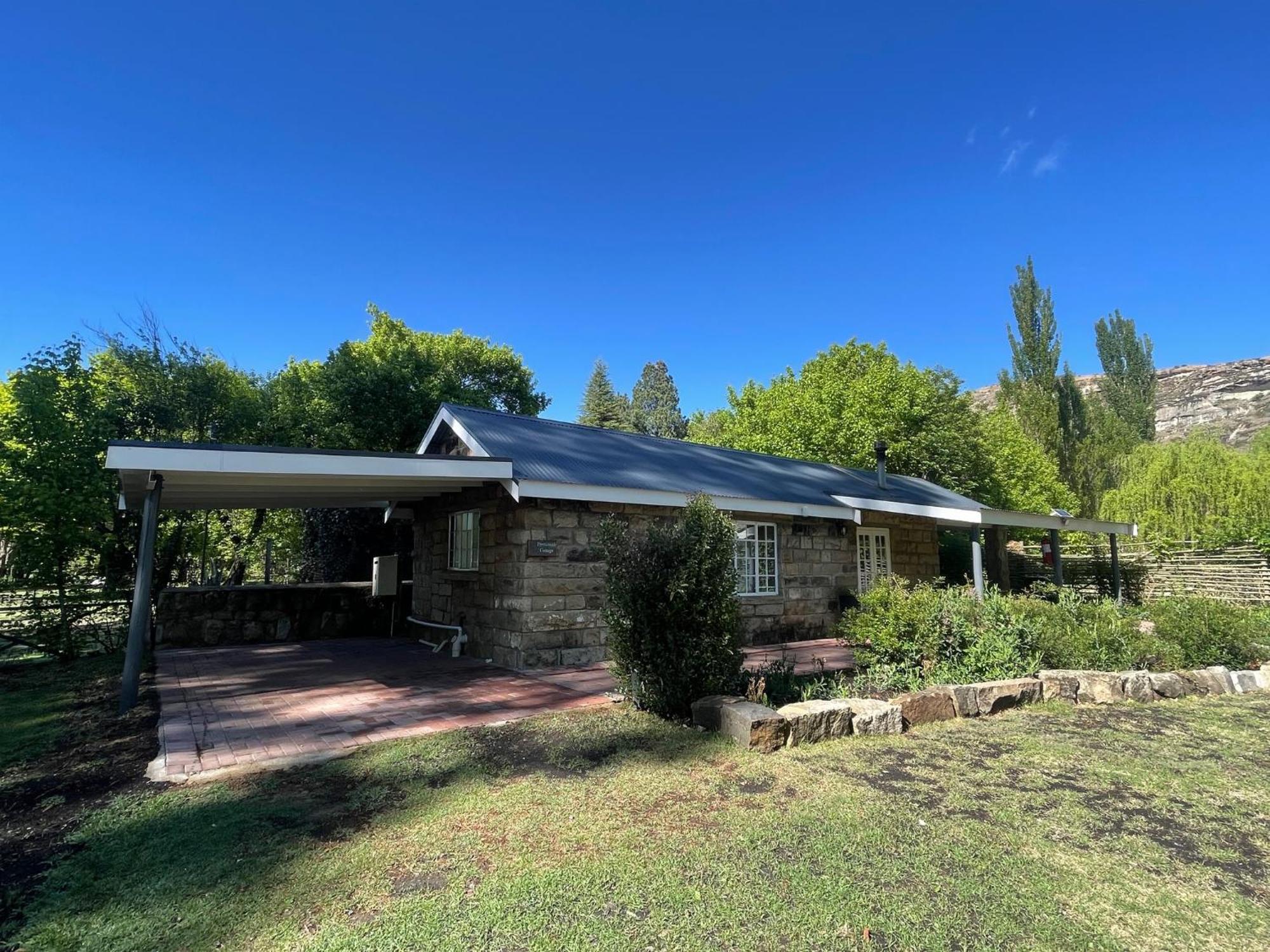 Periwinkle, Grove ,Acorn & Sage Cottages Clarens Kültér fotó