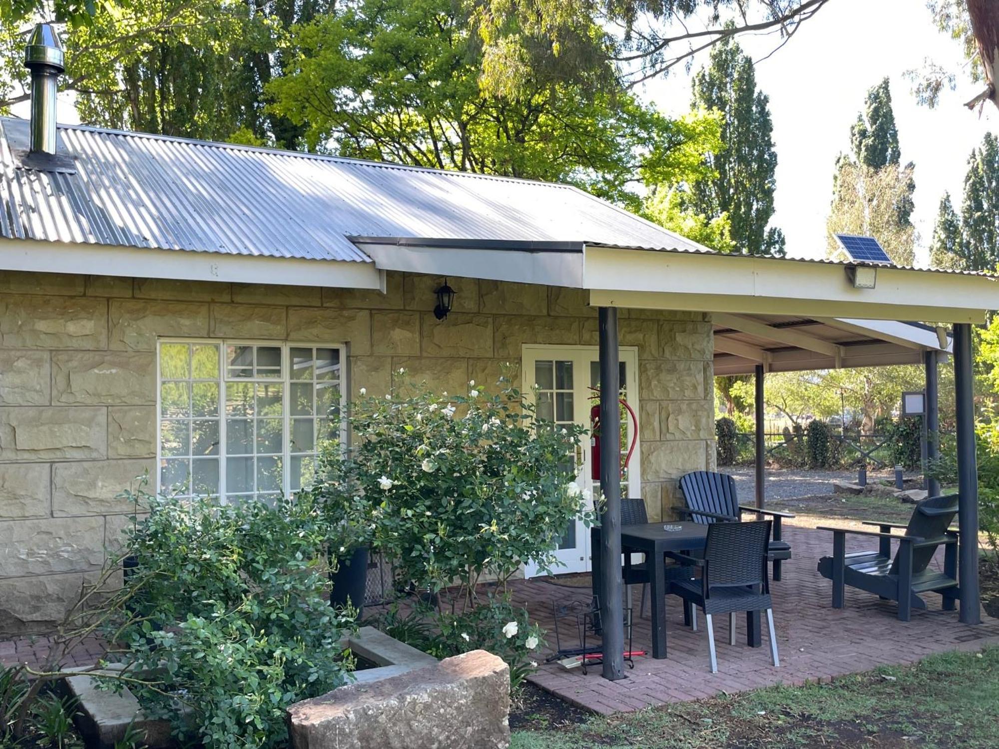 Periwinkle, Grove ,Acorn & Sage Cottages Clarens Kültér fotó