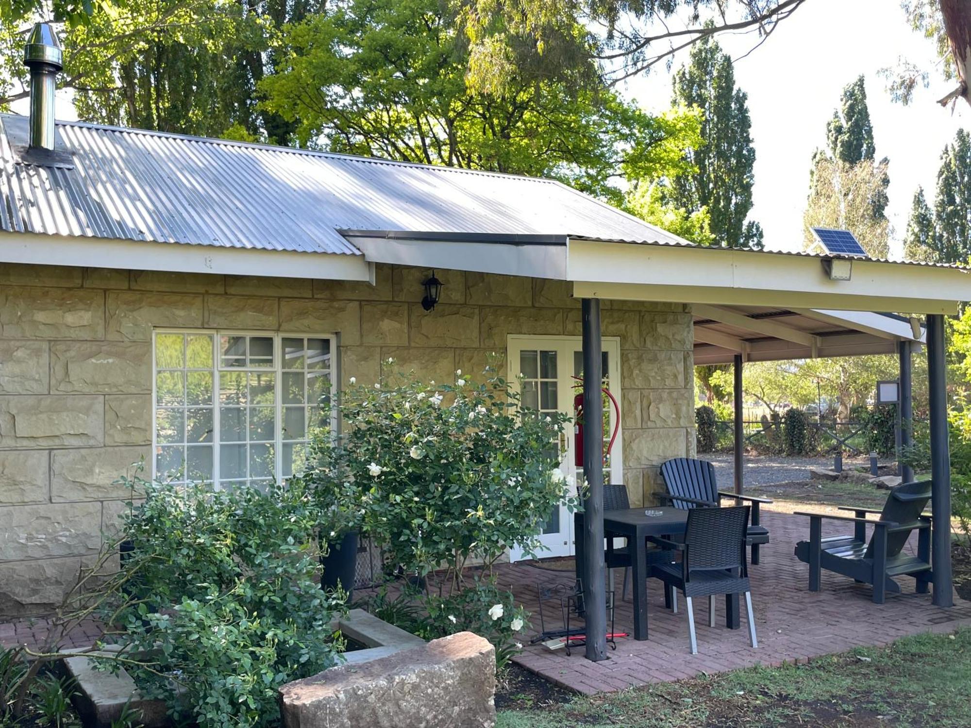 Periwinkle, Grove ,Acorn & Sage Cottages Clarens Kültér fotó